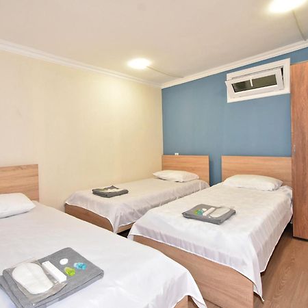 Aaaa Hotel Yerevan Exterior photo